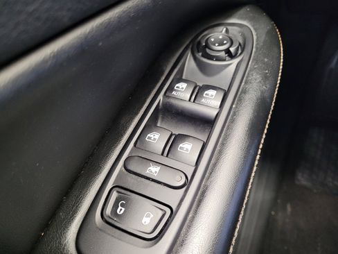Used 2020 Jeep Compass Latitude w/ Popular Equipment Group AWD/4WD image 27