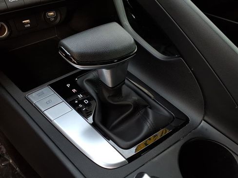 Certified 2023 Hyundai Elantra SE image 23