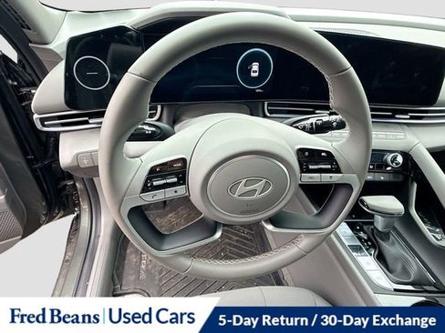 Used 2024 Hyundai Elantra SEL w/ Convenience Package image 12