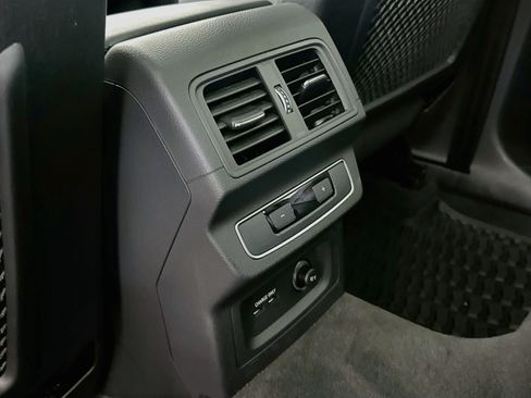 Used 2023 Audi Q5 2.0T Premium w/ Convenience Package AWD/4WD image 28