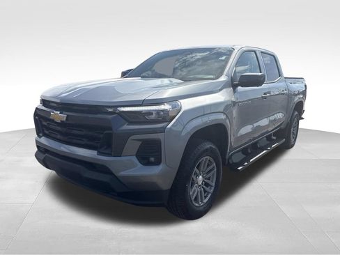 Used 2025 Chevrolet Colorado LT w/ LT Convenience Package AWD/4WD image 7