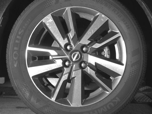 Used 2025 Nissan Versa SV FWD image 13