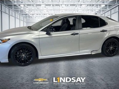 Used 2021 Toyota Camry SE w/ Convenience Package FWD image 6