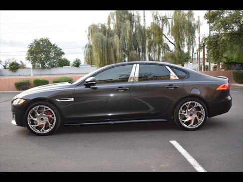 Used 2016 Jaguar XF S image 4