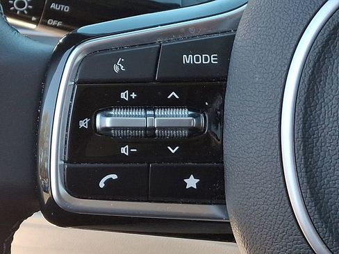 Certified 2025 Kia Sorento S AWD/4WD image 21