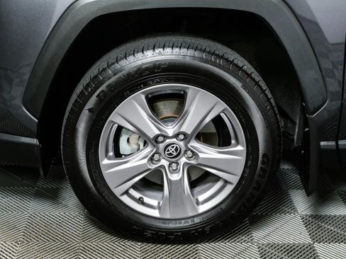Used 2024 Toyota RAV4 XLE FWD image 35