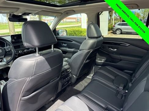Certified 2025 Honda Pilot Touring image 39