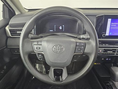 Used 2025 Toyota Camry LE image 27
