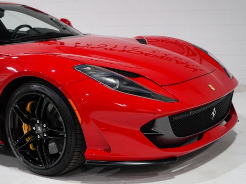 Used 2019 Ferrari 812 Superfast RWD image 27