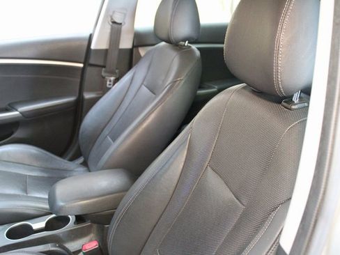 Used 2013 Hyundai Elantra GT w/ Style Pkg image 15