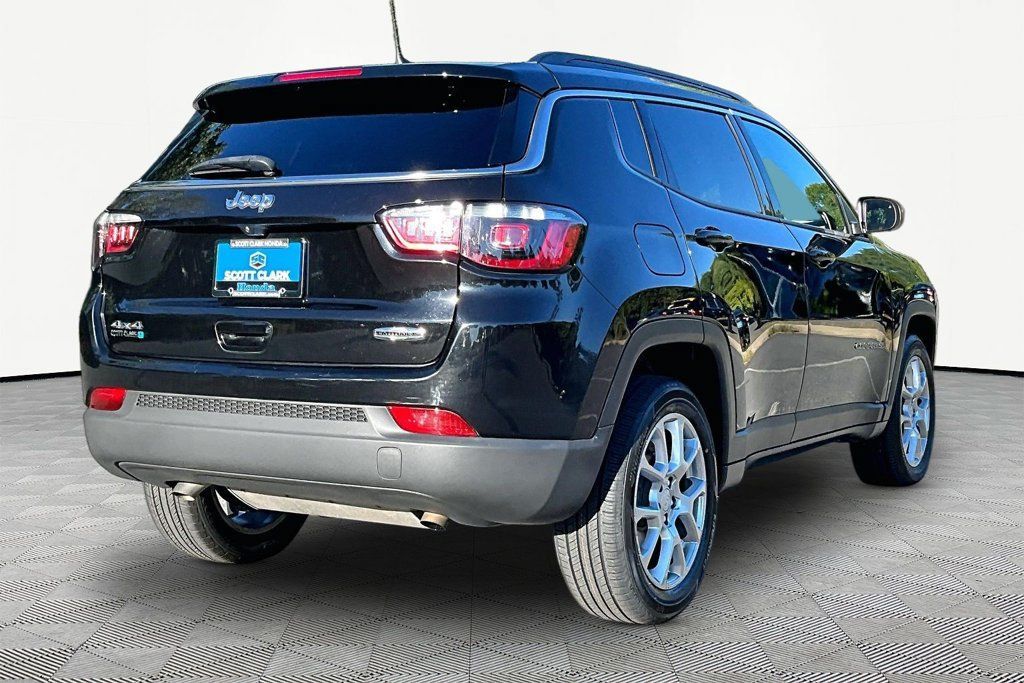 Used 2023 Jeep Compass Latitude AWD/4WD image 6