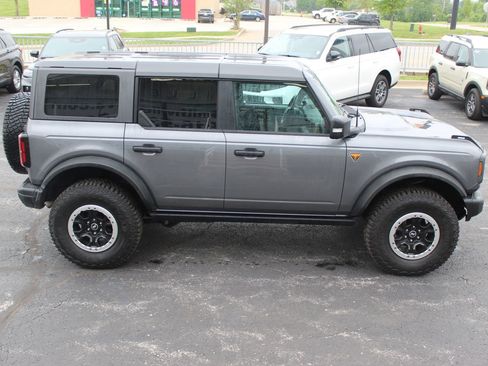 Used 2023 Ford Bronco Badlands AWD/4WD image 8