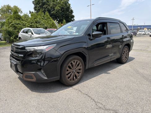 Used 2025 Subaru Forester Sport AWD/4WD image 3