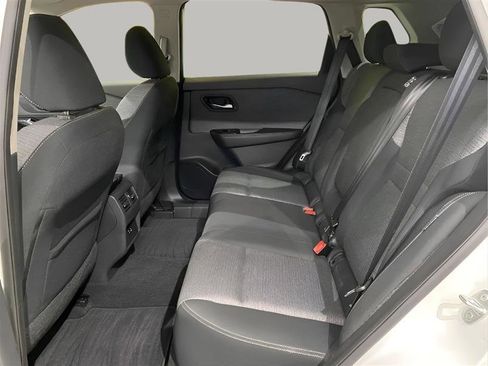 Used 2021 Nissan Rogue SV image 13