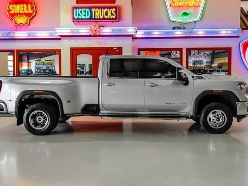 Used 2022 GMC Sierra 3500 SLE AWD/4WD image 10