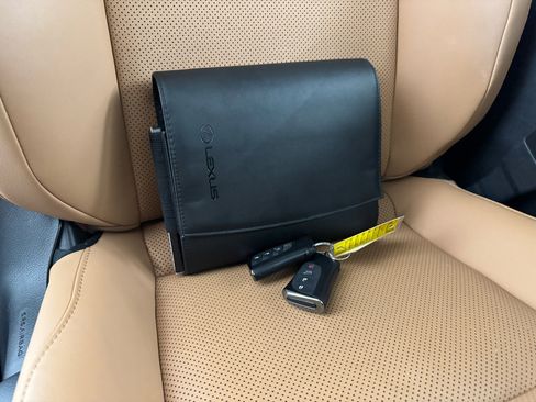 Used 2023 Lexus UX 250h Premium AWD image 42