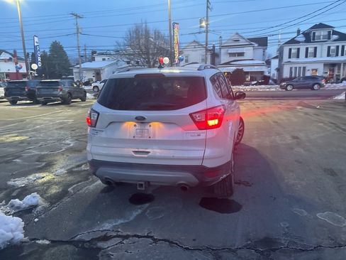 Used 2018 Ford Escape Titanium image 16