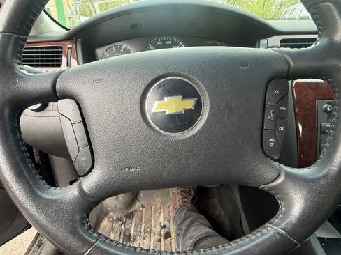 Used 2010 Chevrolet Impala LTZ FWD image 25