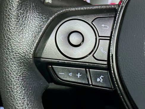 Used 2024 Toyota RAV4 XLE AWD/4WD image 31