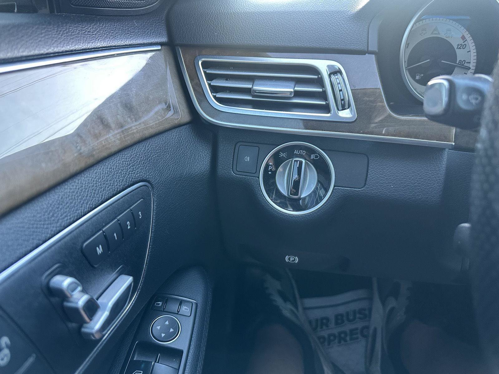 Used 2014 Mercedes-Benz E 350 4MATIC Sedan image 23
