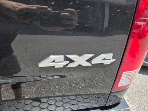 Used 2020 RAM 1500 Classic SLT image 5