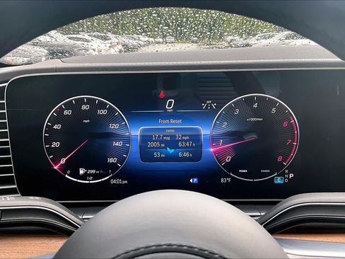 Used 2025 Mercedes-Benz GLS 450 4MATIC image 28