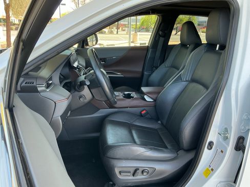 Used 2023 Toyota Venza Limited AWD/4WD image 14