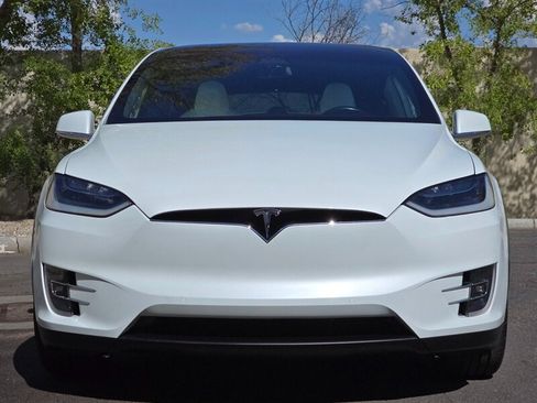 Used 2018 Tesla Model X 100D AWD/4WD image 4