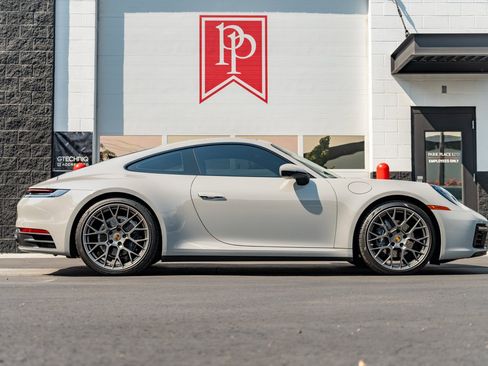 Used 2021 Porsche 911 Carrera RWD image 23