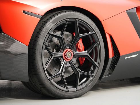 Used 2017 Lamborghini Aventador S image 89