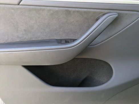 Used 2023 Tesla Model Y Long Range image 11