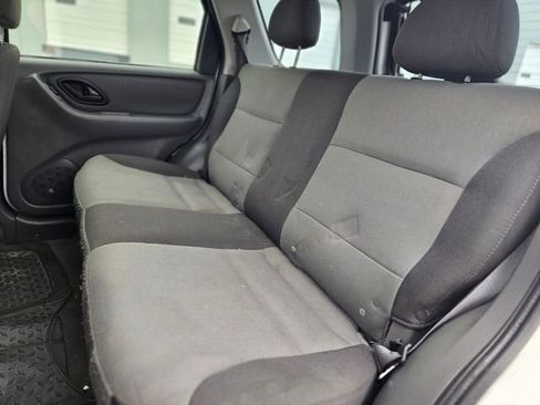 Used 2003 Ford Escape XLS image 13