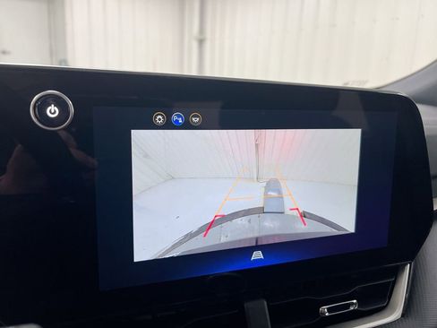 New 2026 Chevrolet Equinox LT image 16