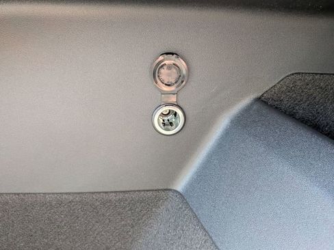 New 2026 Volkswagen Tiguan SE image 27