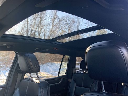 Used 2024 GMC Acadia Elevation image 20