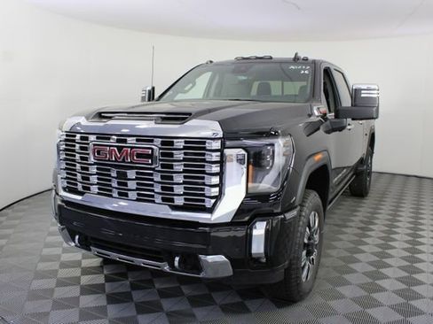 New 2026 GMC Sierra 2500 Denali w/ Denali Reserve Package AWD/4WD image 27