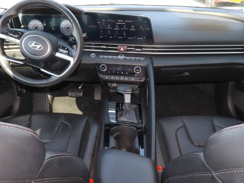 Used 2024 Hyundai Elantra Limited FWD image 18