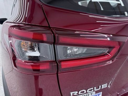 Used 2021 Nissan Rogue Sport SV FWD image 8