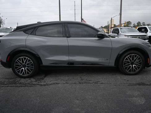 Used 2024 Ford Mustang Mach-E Premium image 12