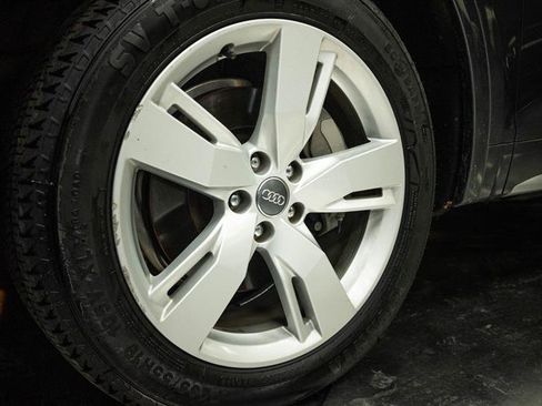Used 2018 Audi Q5 2.0T Premium Plus w/ Premium Plus Package AWD/4WD image 3