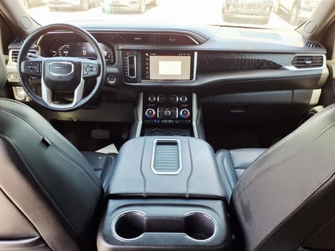 Used 2023 GMC Yukon XL Denali image 17