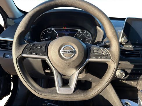 Used 2022 Nissan Altima 2.5 SV image 16