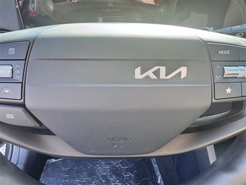 New 2026 Kia K4 LXS image 16