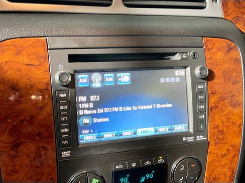 Used 2012 Chevrolet Avalanche LTZ image 26