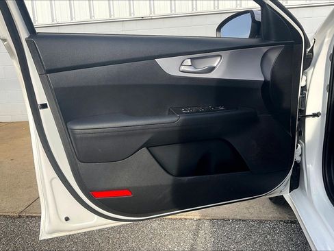 Used 2024 Kia Forte LXS image 27