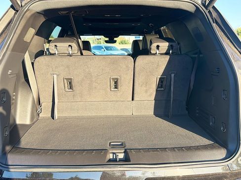 Used 2023 Chevrolet Traverse Premier w/ Redline Edition image 28