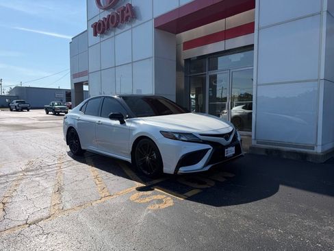 Used 2024 Toyota Camry XSE w/ Navigation Package FWD image 3