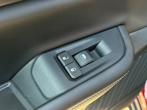 New 2025 Jeep Grand Cherokee L Altitude image 30