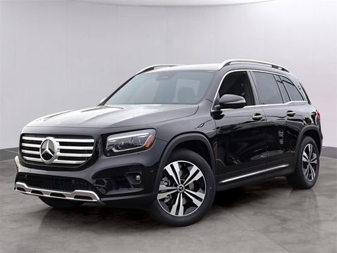 New 2025 Mercedes-Benz GLB 250 4MATIC image 1