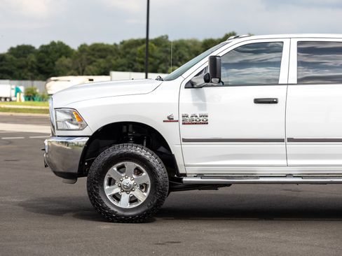 Used 2015 RAM 2500 Tradesman w/ Chrome Appearance Group AWD/4WD image 11